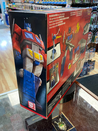 Optimus Prime SS86-31 Commander Class (Transformers Studio Series, Hasbro) **Scratch/Dent** - Bitz & Buttons
