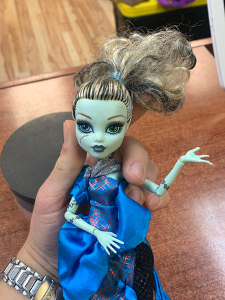 Scarily Ever After Threadarella Frankie Stein (Vintage Monster High, Mattel) - Bitz & Buttons