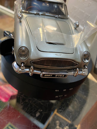 James Bond 007 Aston Martin DB5 1/24 Scale (Danbury Mint, Diecast) - Bitz & Buttons