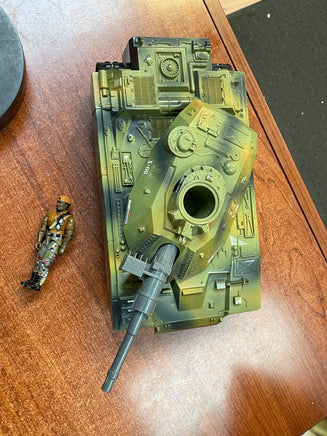 Mobat Battle Tank With Driver (Vintage GI Joe Hasbro) **COMPLETE** - Bitz & Buttons