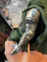 Doctor Doom #CMS-022 (Hot Toys, Marvel) COMPLETE - Bitz & Buttons