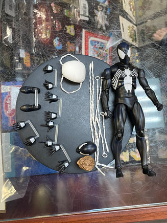 Spider-Man Black Costume Comic Ver. 147 (Medicom Mafex, The Amazing Spider-Man) OPEN\COMPLETE - Bitz & Buttons