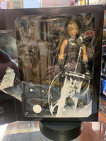 Cloud Strife No.1 (Final Fantasy Remake, PlayArts Kai) NEW - Bitz & Buttons