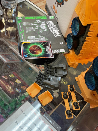 Autobot Ark WFC-K30 with DK-31 Upgrade Kit (Transformers War For Cybertron, Hasbro) **LOOSE** - Bitz & Buttons