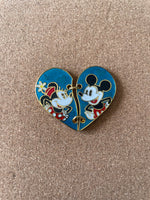 Micky and minnie heart (Walt Disney World, Pin Traders) - Bitz & Buttons