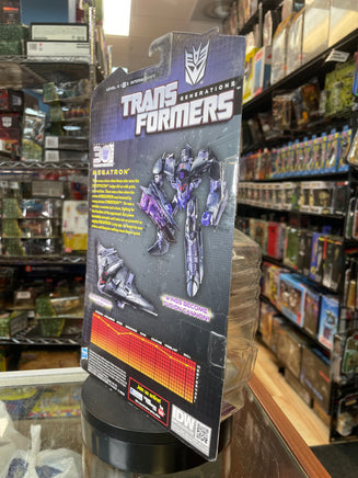 Megatron Deluxe Class (Transformers Generations Thrilling 30, Hasbro) - Bitz & Buttons