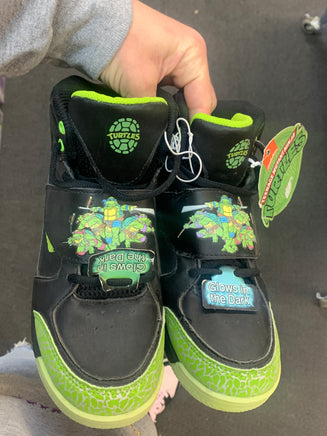 Glow in the Dark Kids Womans Sneakers SZ 6 (Vintage TMNT Ninja Turtles, API ) - Bitz & Buttons