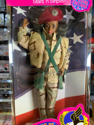 Stars n’ Stripes Army Barbie 5618 (Barbie, Mattel) **Sealed** - Bitz & Buttons