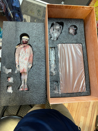 Khloe The Twin 1/6 Scale BIT007A (The Bitten, Asmus Toys) - Bitz & Buttons