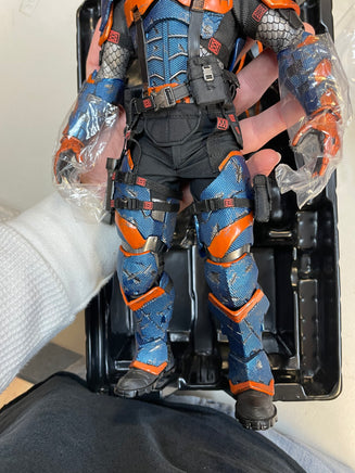 Deathstroke 1/6 Scale VGM030 (DC Batman Arkham Origins, Hot Toys) COMPLETE - Bitz & Buttons