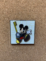 Kingdom Hearts Mickey Mouse key blade (Walt Disney World, Pin Traders)y