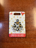 Micky and Minnie 2020 Holiday Pin (Walt Disney World, Pin Traders)