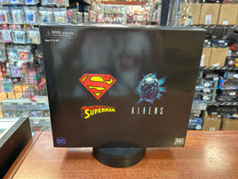 Superman vs Xenomorph Alien -SDCC- (NECA, Predator) **SEALED**