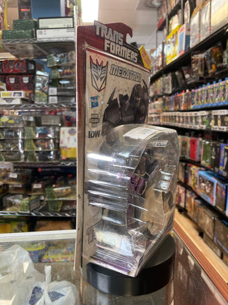 Megatron Deluxe Class (Transformers Generations Thrilling 30, Hasbro) - Bitz & Buttons