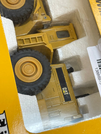 Caterpillar 988B Wheel Loader 1/50 Scale ( Vintage ERTL, CAT) - Bitz & Buttons
