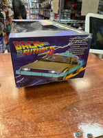 Delorean Time Machine 1/15th (Back To The Future, Diamond Select Toys) SEALED