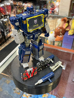 Soundwave Netflix War For Cybertron Voyager (Transformers WFC, Hasbro) INCOMPLETE