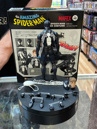 Spider-Man Black Costume Comic Ver. 147 (Medicom Mafex, The Amazing Spider-Man) OPEN\COMPLETE - Bitz & Buttons
