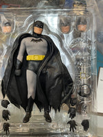 Batman Golden Age Caped Crusader One:12 Deluxe Edition (DC Comics, Mezco Toyz) COMPLETE