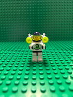 Black Teon Grid Treckkor MiniFig (Lego Minifig, Vintage) - Bitz & Buttons