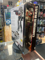 Megatron IDW Combiner Wars (Transformers Generations, Hasbro) - Bitz & Buttons