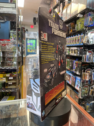 Trailcutter Deluxe Class (Transformers Generations Thrilling 30, Hasbro) - Bitz & Buttons