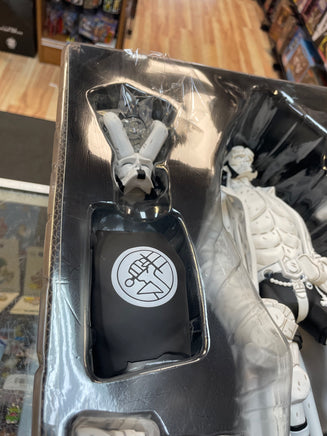 Hellboy Black & White Vinyl Statue (Dark Horse, Unbox Industries) COMPLETE - Bitz & Buttons