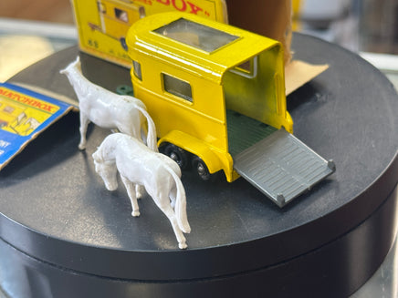 Yellow Pony Trailer with Horses Diecast (Vintage Matchbox, Lesney) - Bitz & Buttons