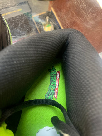 Glow in the Dark Kids Womans Sneakers SZ 6 (Vintage TMNT Ninja Turtles, API ) - Bitz & Buttons