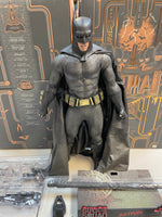 Batman Suicide Squad 1/6 MMS409 (DC, Batman, Hot Toys) COMPLETE - Bitz & Buttons