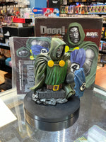 Marvel Universe Dr Doom (Marvel, Diamond Select DST) - Bitz & Buttons