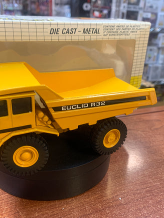 Caterpillar Compact Dumpertruck 1/50 ( Vintage JOAL, CAT) - Bitz & Buttons