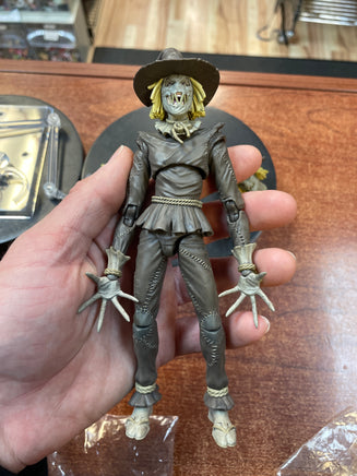 Scarecrow Hush Ver. No.229 (DC, Mafex) COMPLETE - Bitz & Buttons