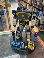 Soundwave with Laserbeak & Ravage (Transformers WFC, Hasbro)