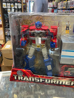 Optimus Prime with Trailer (Transformers Masterpiece, Hasbro) **SEALED**