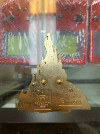 Cast Members Disney Paris Castle Jumbo 3D (Walt Disney World, Pin Traders) - Bitz & Buttons