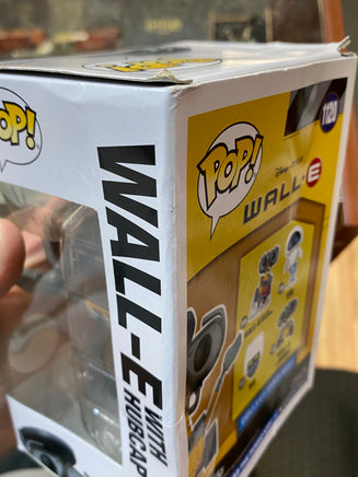 Wall-E With Hubcap #1120 (Funko Pop, Disney Pixar) - Bitz & Buttons