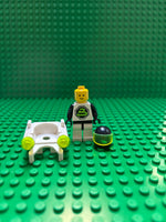 Black Teon Grid Treckkor MiniFig (Lego Minifig, Vintage) - Bitz & Buttons