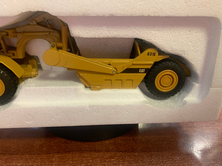 Caterpillar 631E Wheel Tractor Scraper 1/50 Scale ( Vintage ERTL, CAT) - Bitz & Buttons