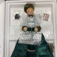 Holiday Caroler Barbie (Vintage Barbie, Mattel)