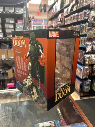 Doctor Doom PVC Statue (Diamond Select Toys, Marvel) **SEALED** - Bitz & Buttons