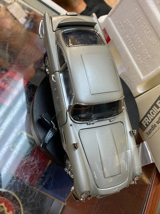 James Bond 007 Aston Martin DB5 1/24 Scale (Danbury Mint, Diecast) - Bitz & Buttons