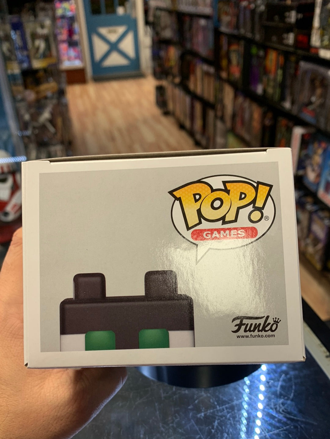 Funko pop Games- Minecraft Tuxedo Cat Chase with Pop Protector –  Kollectibles by the kirb