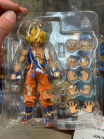 Super Saiyan Son Goku Awakening (Dragon Ball Z, Bandai SH Figuarts) **COMPLETE**