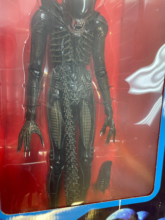 Alien Big Chap -40TH Anniversary- (Neca, Aliens) **SEALED** - Bitz & Buttons