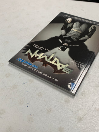 Batman The City Of Owls Volume 2 (DC Comics Trade TPB, Batman) - Bitz & Buttons