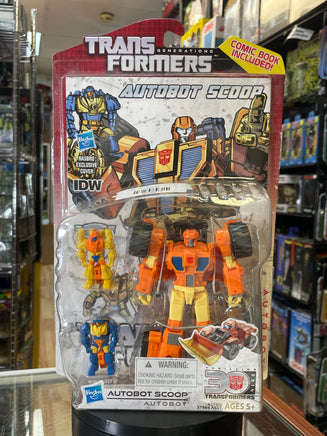 Autobot Scoop Deluxe Class (Transformers Generations Thrilling 30, Hasbro) - Bitz & Buttons