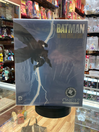 Batman The Dark Knight Returns Exclusive (DC Comics, Mezco One:12) **SEALED** - Bitz & Buttons