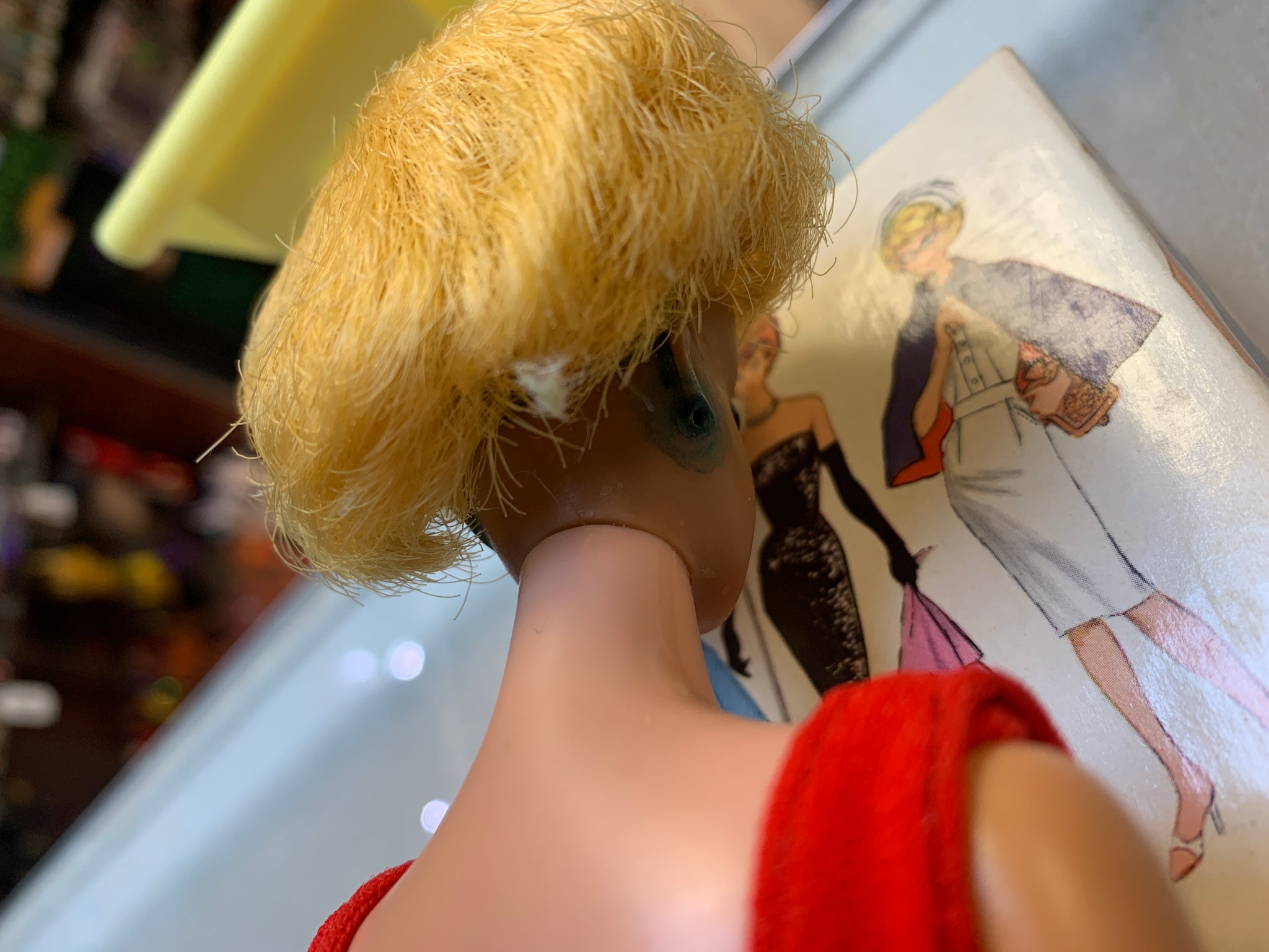 Poupée Barbie vintage 1963 coupe bulles théâtre date tenue cheveux Poupée Barbie vintage 1963 coupe bulles théâtre date tenue cheveux