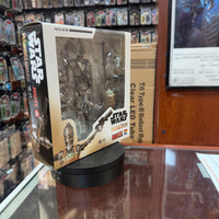 IG-11 w/ Grogu (Mandalorian, Medicom) Complete - Bitz & Buttons